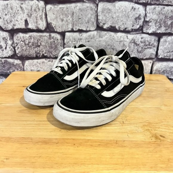 Vans Shoes - Vans Black & White Lace Up Sneakers Size Womens 7.5 or Men's 6